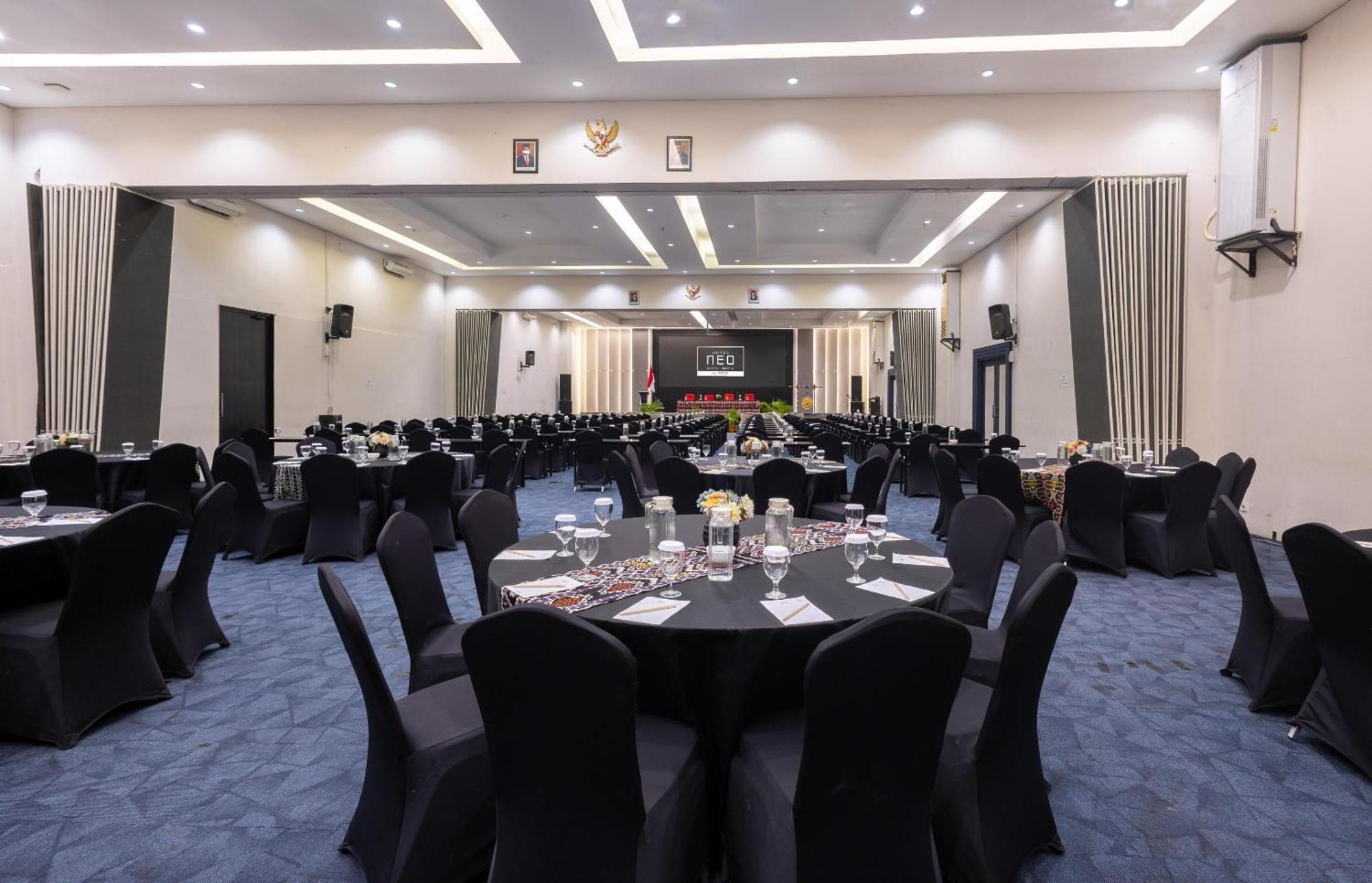 Hotel Neo Eltari Kupang By Aston Exterior foto