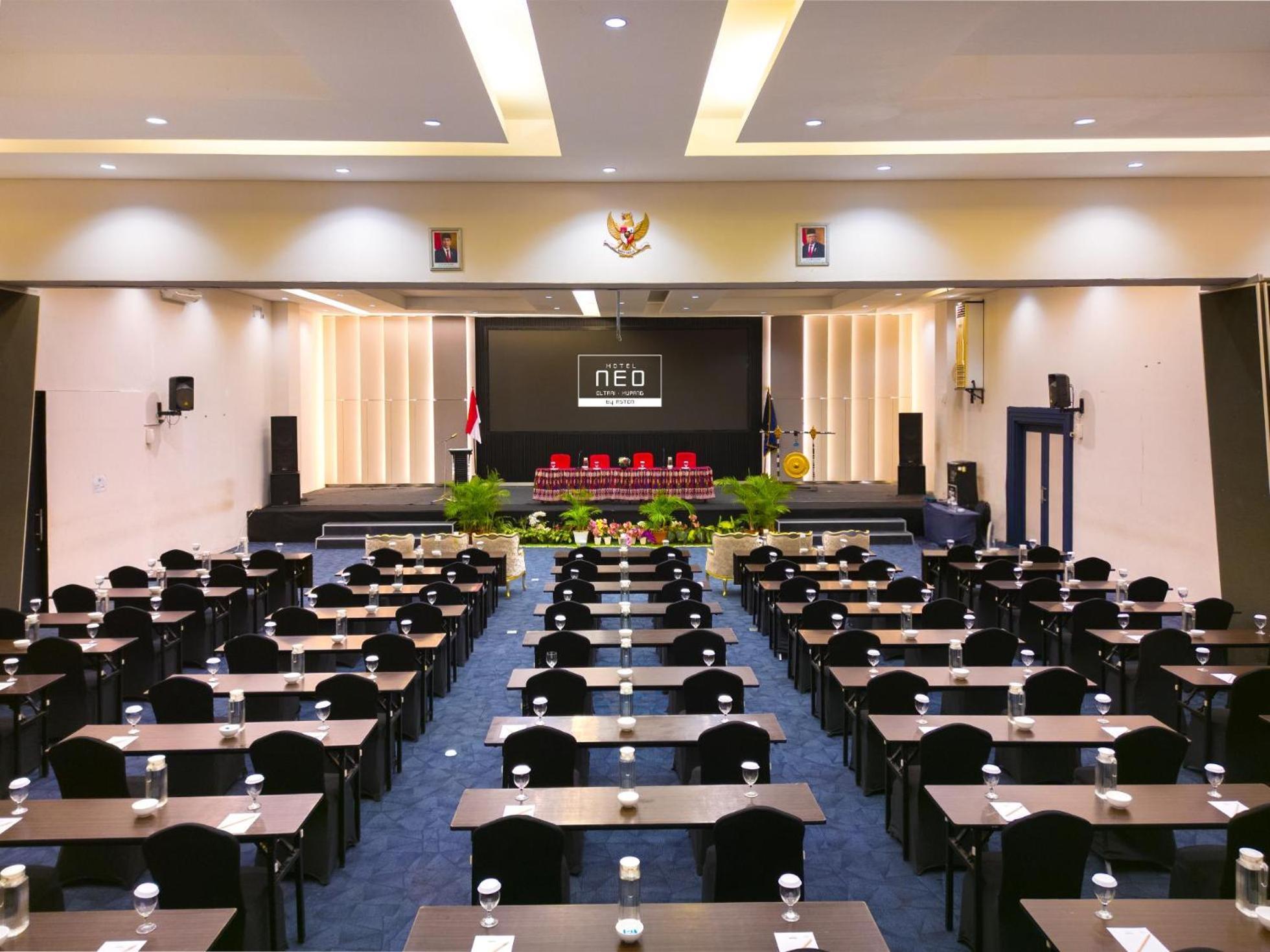 Hotel Neo Eltari Kupang By Aston Exterior foto
